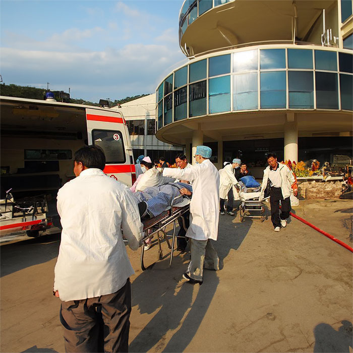 深圳租赁私人救护车联系电话