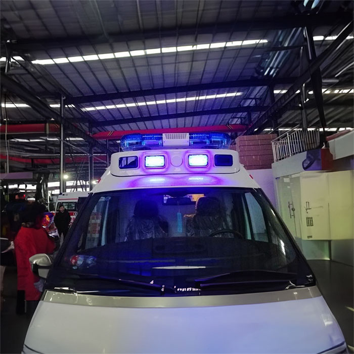 深圳租赁私人救护车联系电话