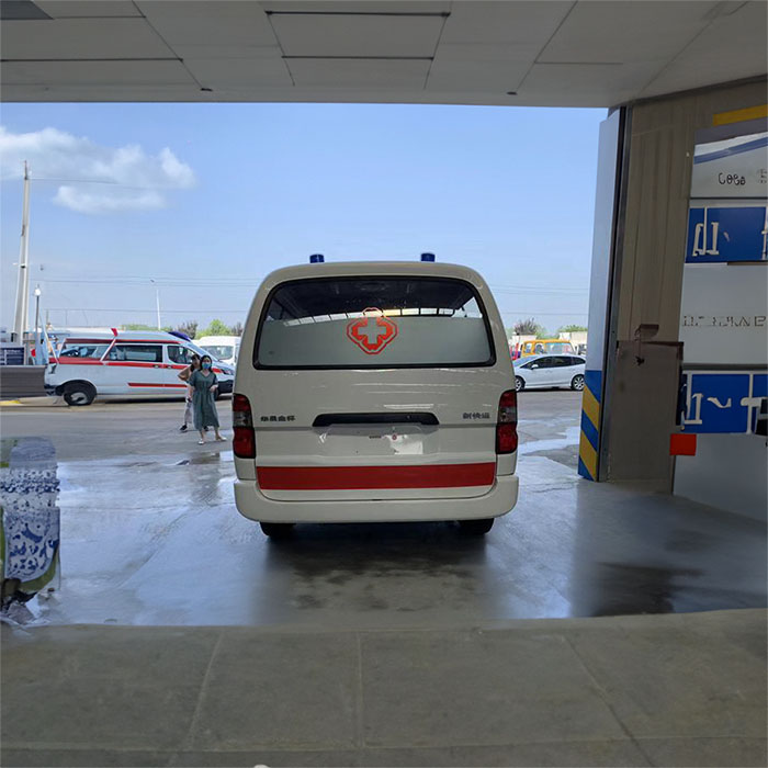 深圳租赁私人救护车联系方式