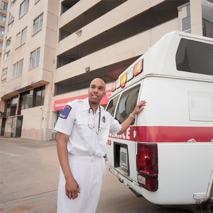 深圳出租救护车联系电话